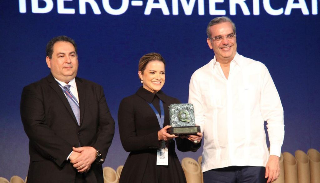 Hugo Mendoza primero en recibir dos veces Premio Iberoamericano de la Calidad  