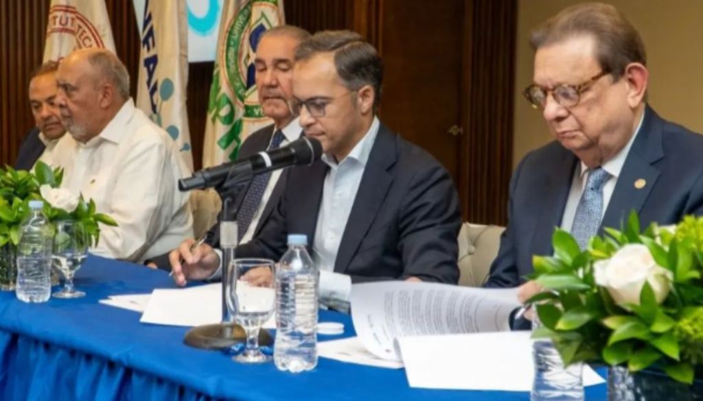 Entidades se unen para  promover carrera farmacéutica en el país 