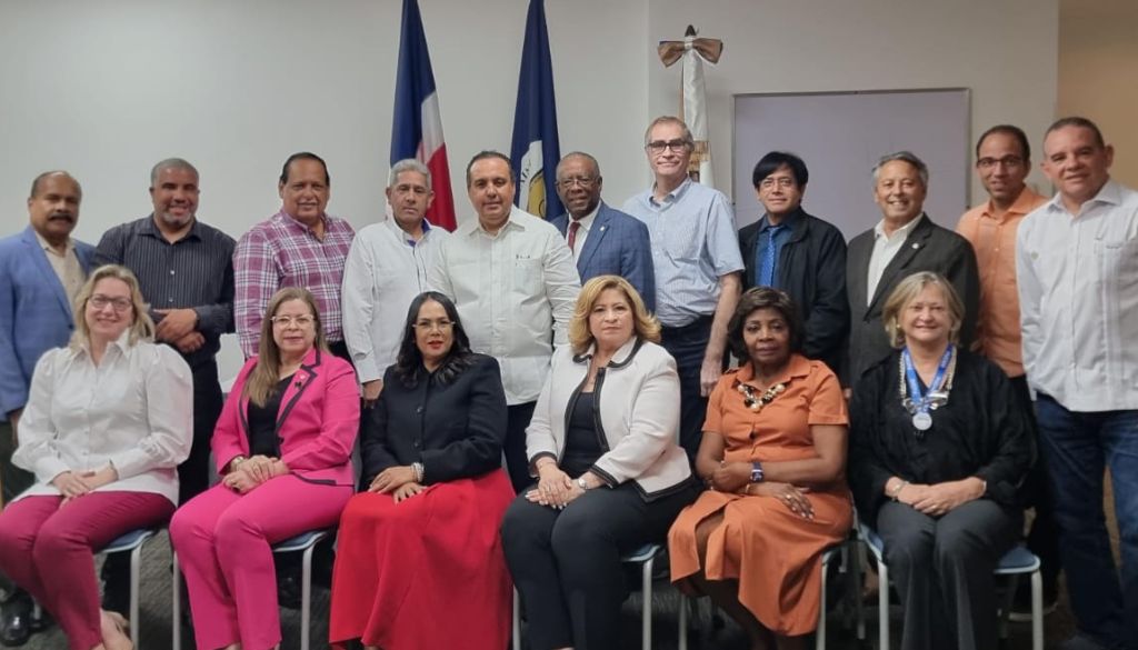 ADOFEM celebra reunión ordinaria 