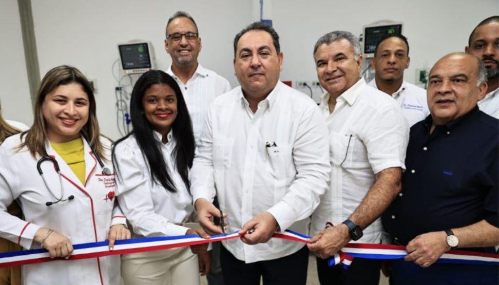 Autoridades inauguran primera UCI pediátrica en hospital de San Francisco de Macorís 