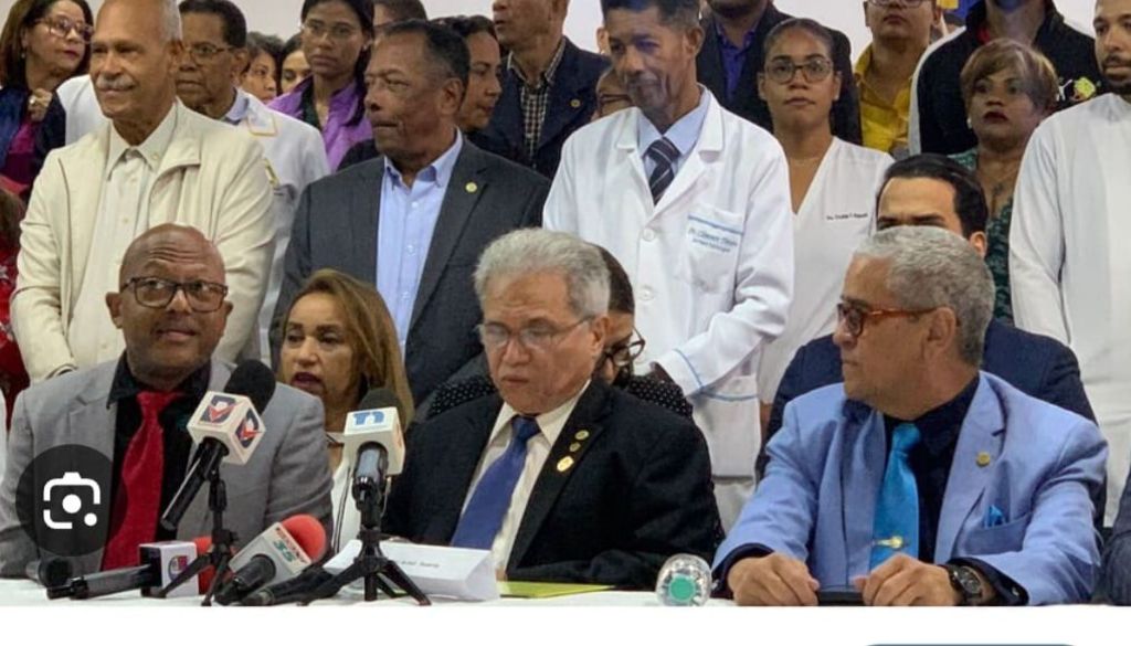 Colegio Médico anuncia paro nacional de 96 horas tras fracaso en negociaciones 