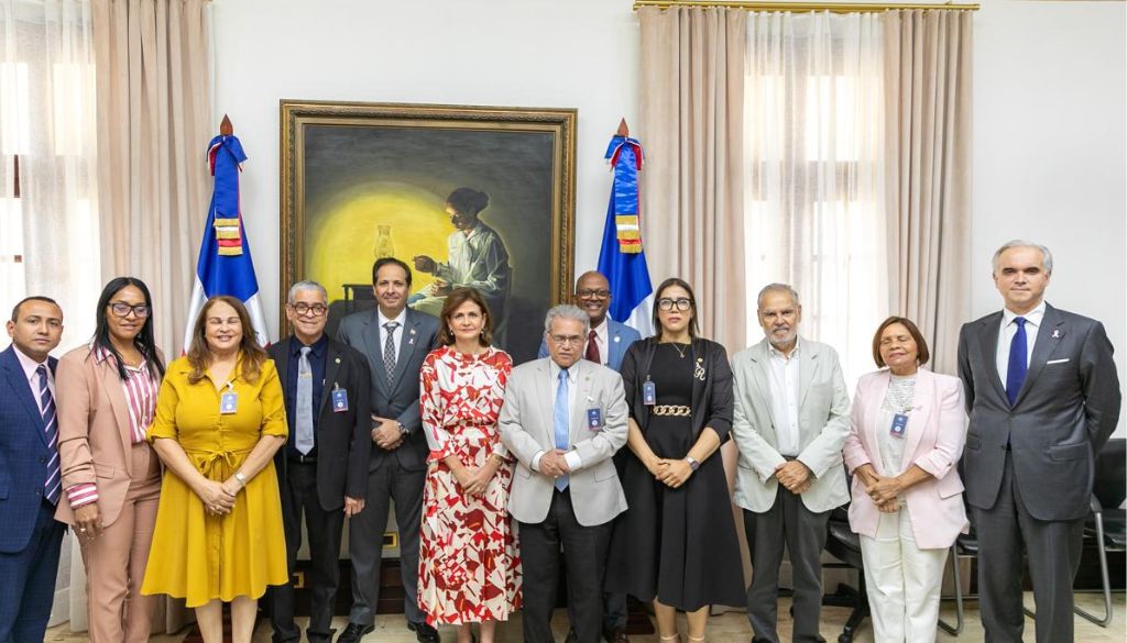 Colegio Médico suspende paro tras reunión con el Gobierno 