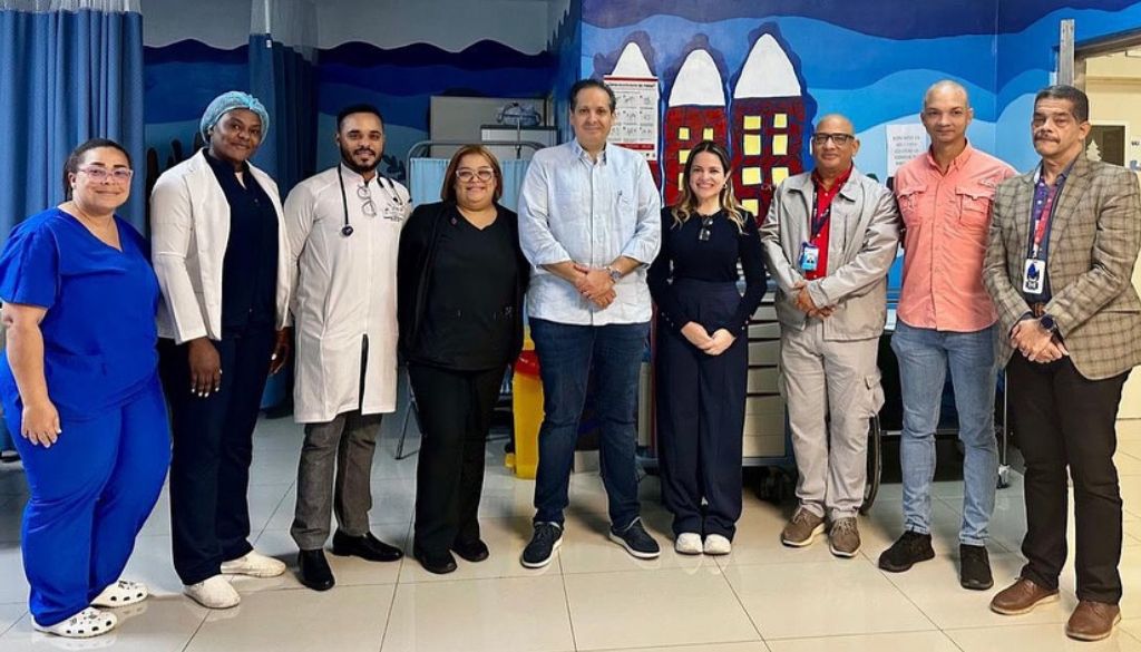 Ministro de salud visita Hospital Pediátrico Doctor Hugo Mendoza  