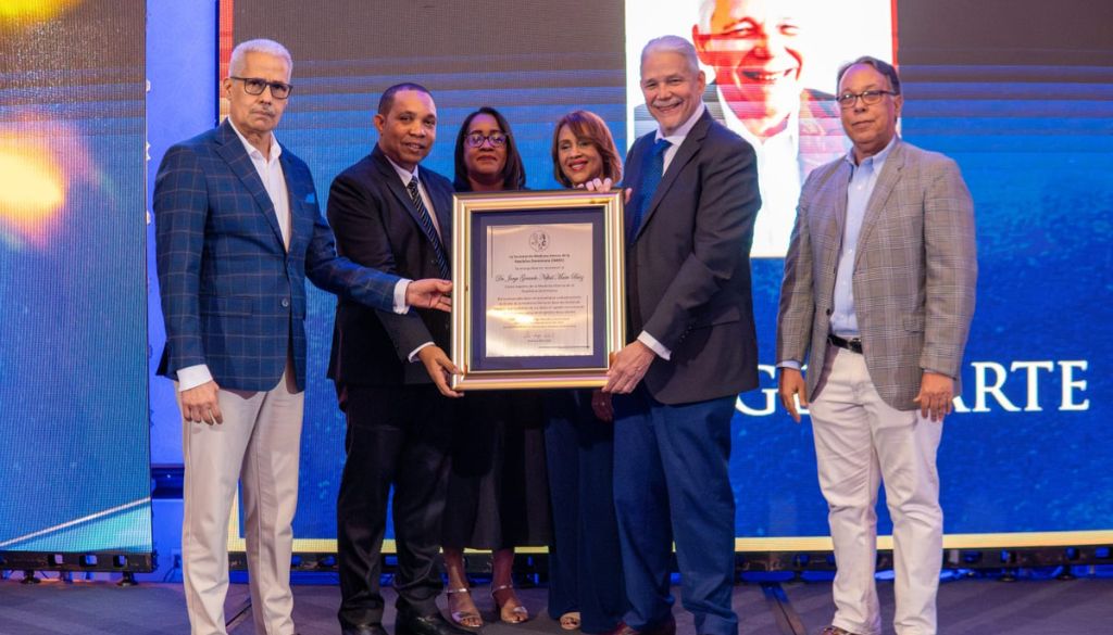 Dr. Jorge Marte exaltado como «Maestro de la Medicina Interna» 