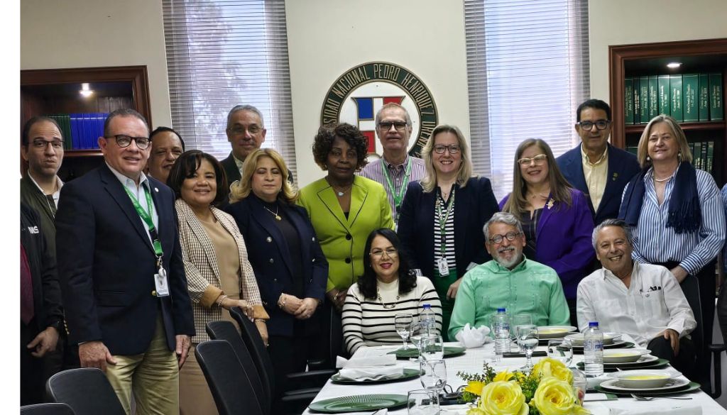 ADOFEM aborda avances en la formación médica durante su primera reunión del 2025 