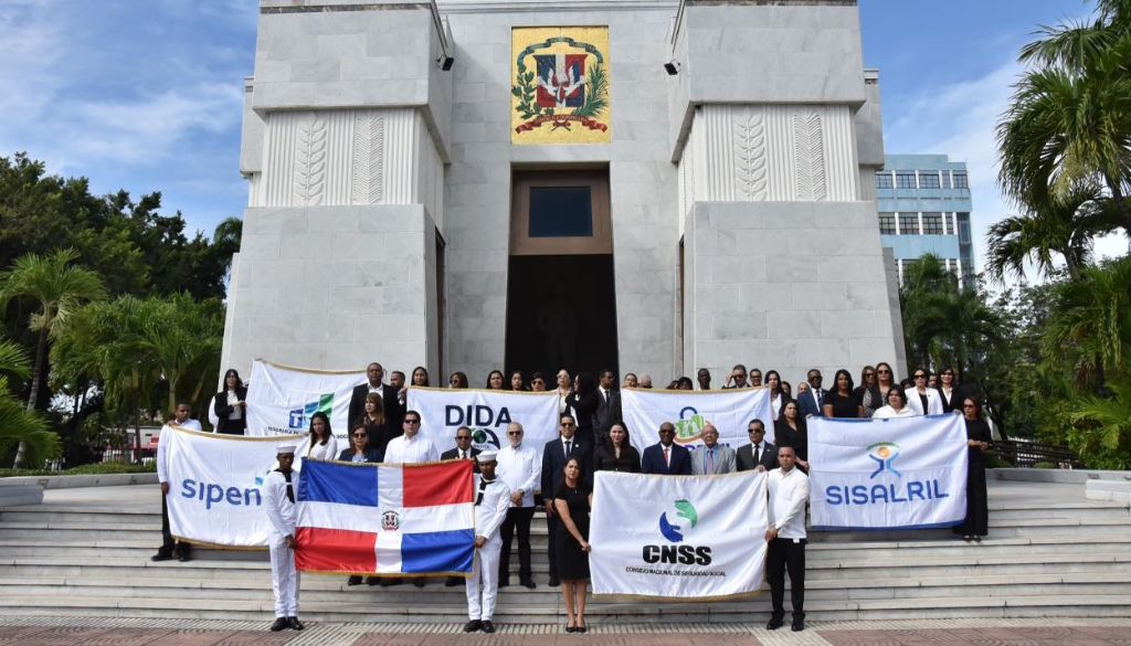 Entidades de Seguridad Social depositan ofrenda floral en el Altar de la Patria 