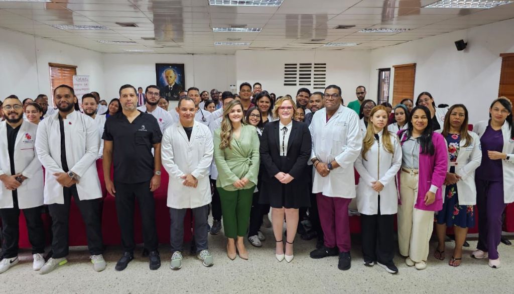 Hospital Salvador Gautier realiza jornada académica para fortalecer atención en ictus 