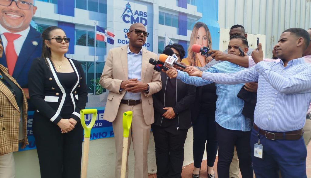CMD da primer picazo para construcción del nuevo edificio de la ARS-CMD