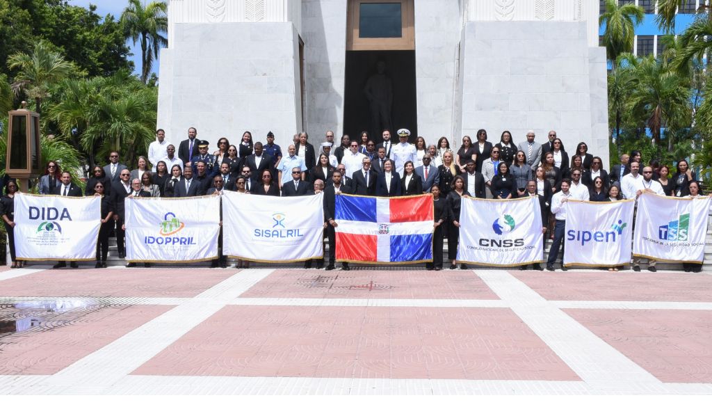 CNSS honra a los Padres de la Patria durante actos conmemorativos del 25 años de la Ley 87-01