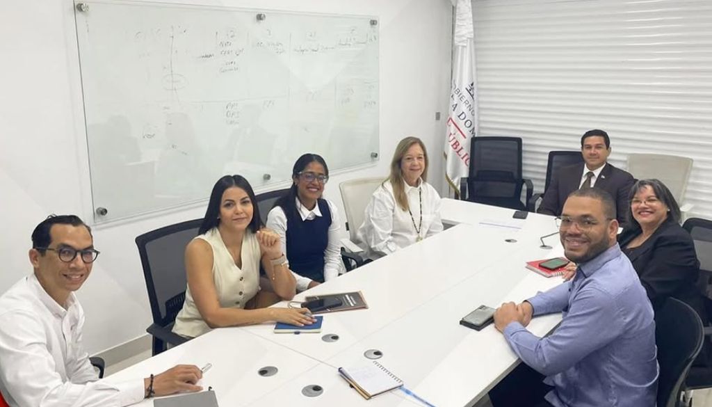 Sociedad médica y autoridades analizan estrategias de respuesta ante eventos de salud pública