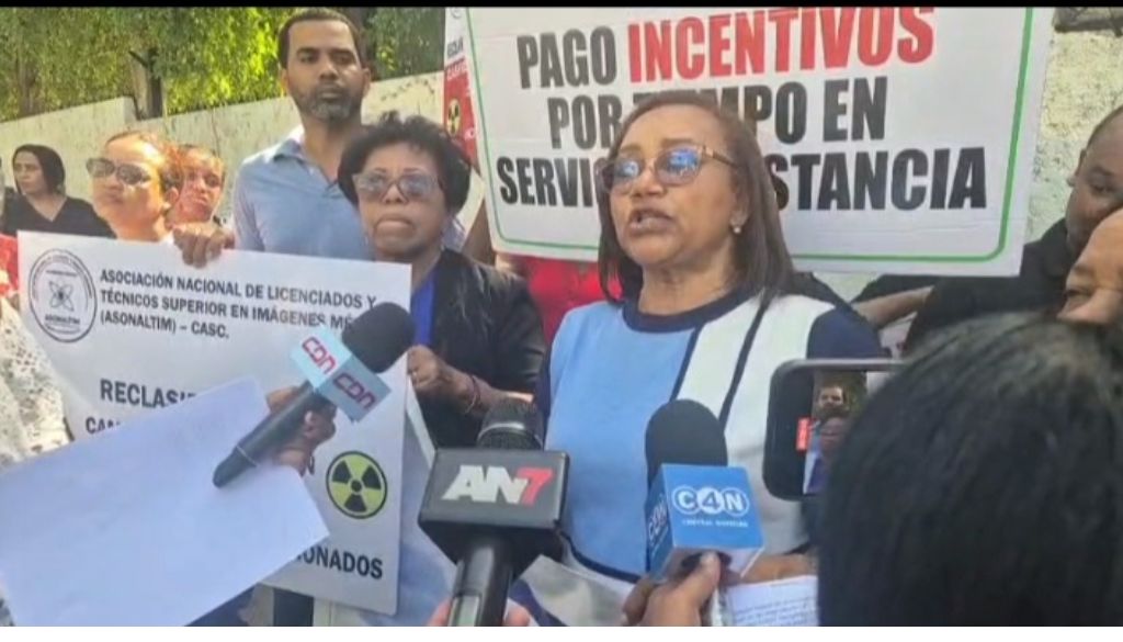 Gremios de salud piden trato igualitario para profesionales y técnicos del sector 