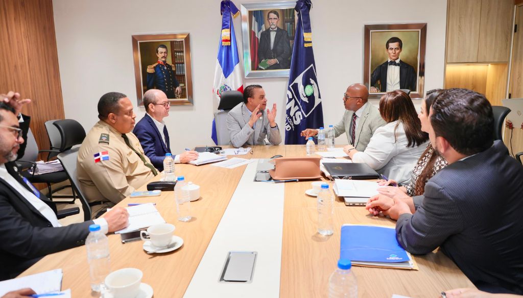 SNS y CMD priorizan jornada laboral médica y seguridad hospitalaria
