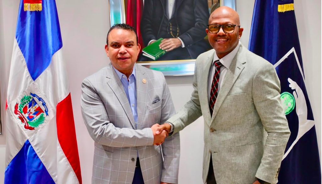 CMD reconoce a Julio Landrón como Hijo Meritorio de Sánchez Ramírez