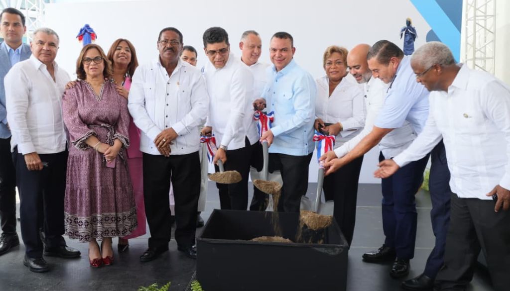 SNS inicia remozamiento del Hospital Darío Contreras con inversión de RD$60 millones  
