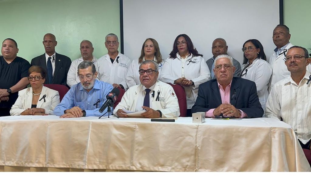 Movimientos médicos denuncian más de 20 mil médicos desempleados y cuestionan gestión del CMD