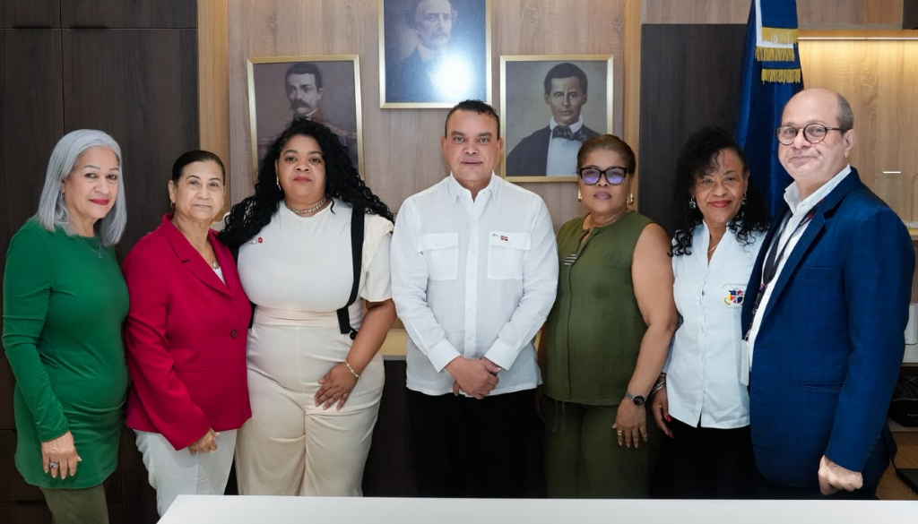 SNS inicia diálogo con cinco gremios de salud para revisar sus demandas