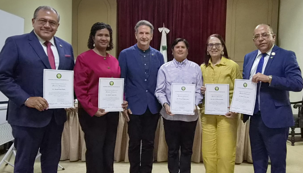 Academia Dominicana de Medicina reconoce trayectoria científica de cinco especialistas