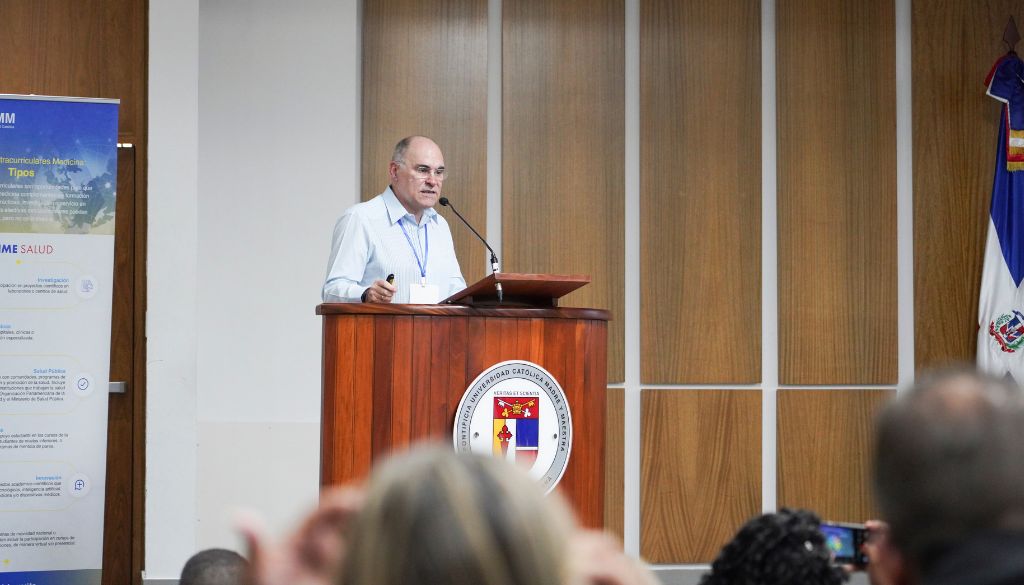 Estudio revela avances y retos en la adopción de tecnología entre médicos latinoamericanos