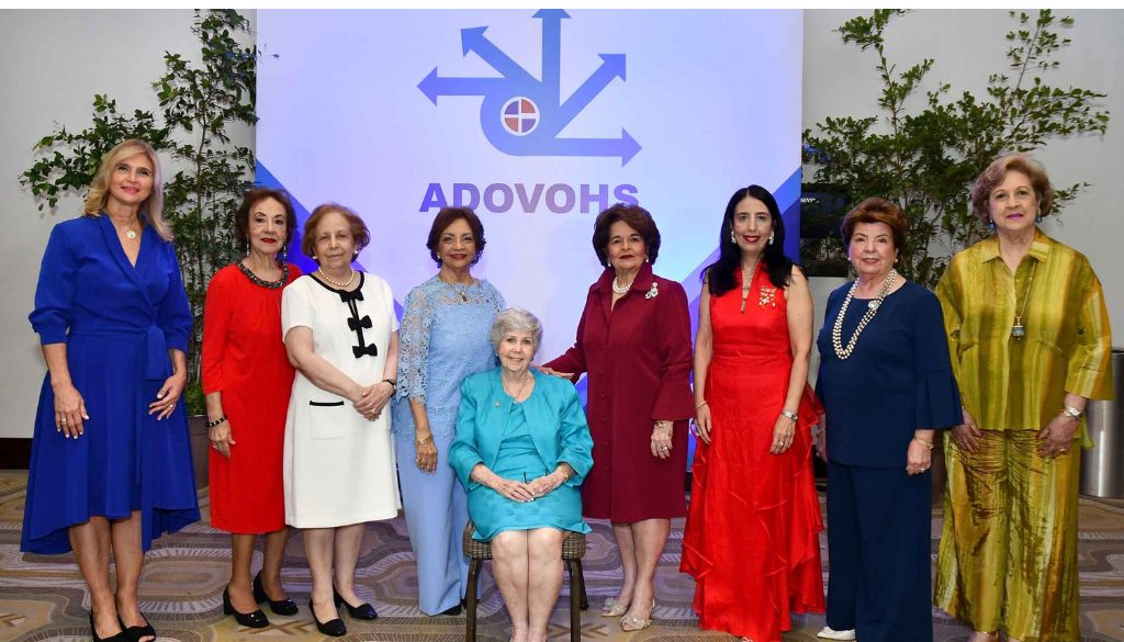 Reconocen damas voluntarias por su aporte al sector salud