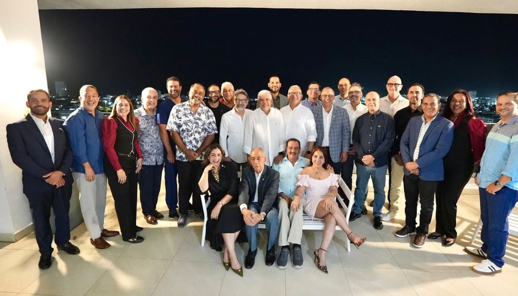 SODOCIPRE reúne a expresidentes y directivas saliente y entrante en encuentro institucional