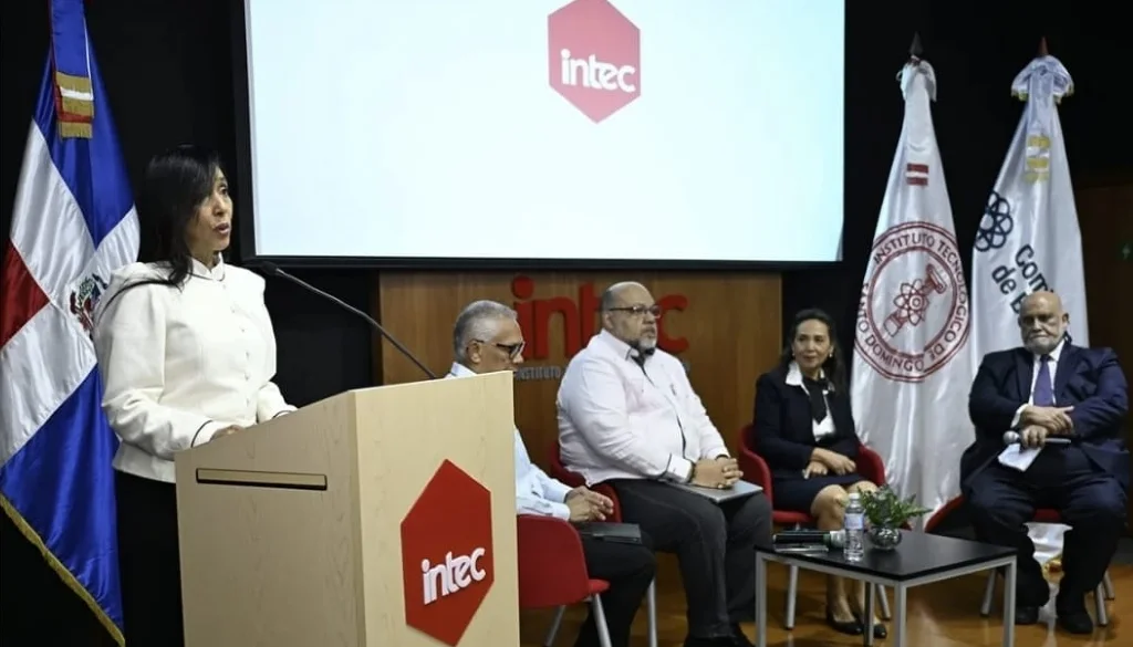 Conversatorio sobre salud mental destaca que una crisis no suspende los derechos de la persona